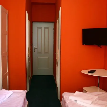 Hotelove Kolcavka 3* Prag