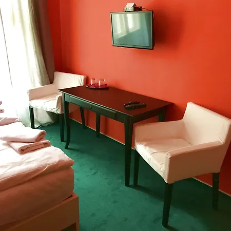 Hotelove Kolcavka Konukevi Prag